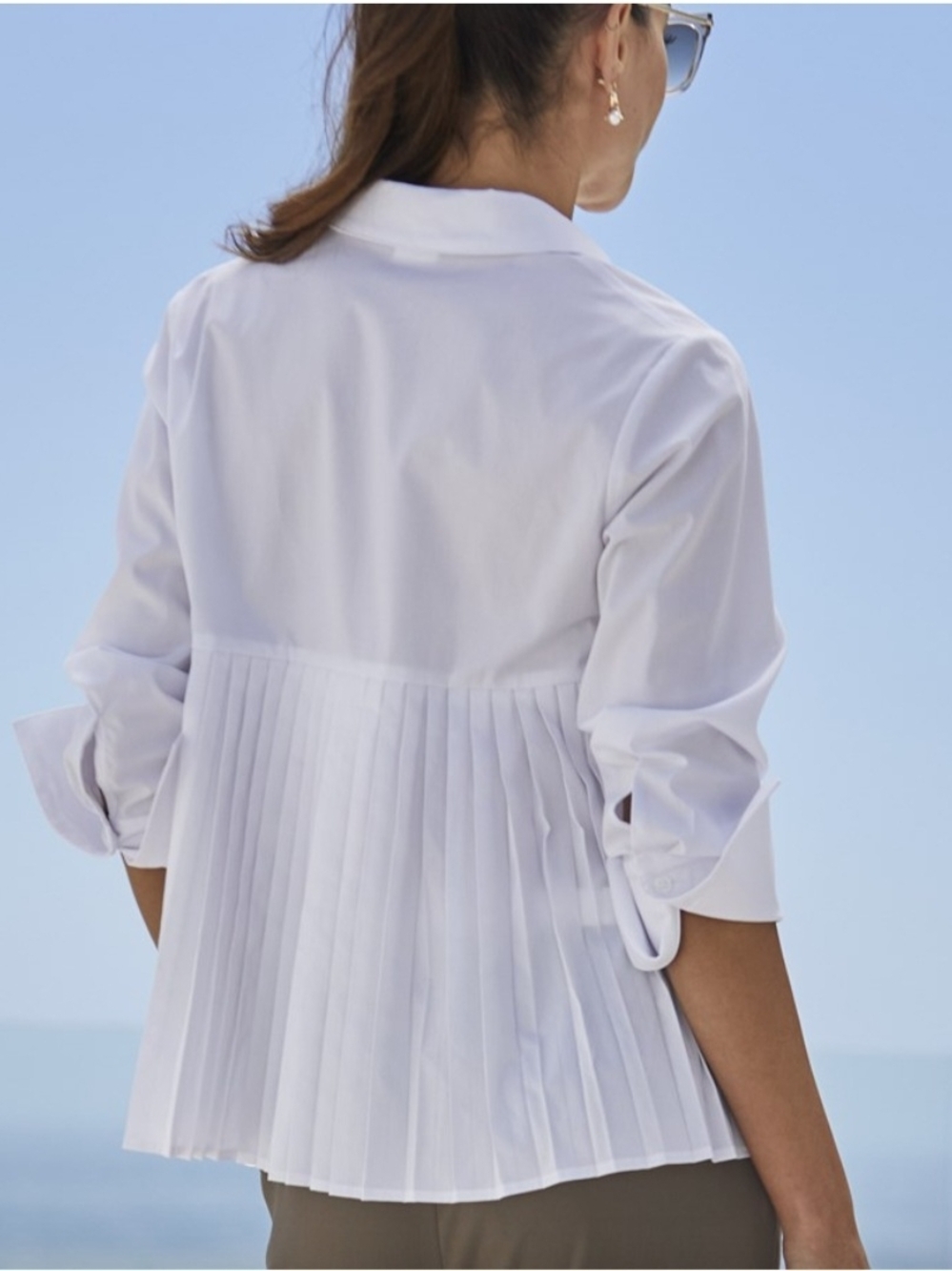 Classic White Ladied Dress Shirt - Timeless Collared Button-Up - Picture 2 of 4